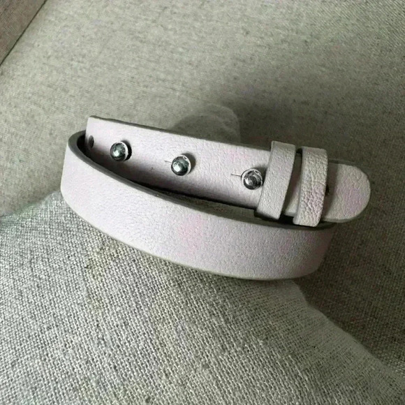 Stella & Dot Signature Engravable Leather Wrap Bracelet - Picture 3 of 11